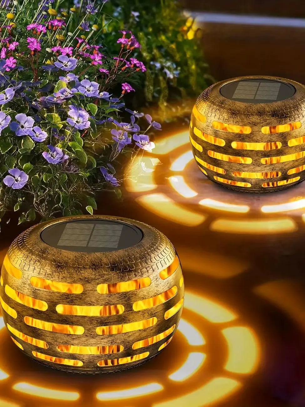 Retro Metal Solar Lanterns Outdoor LED Lights Waterproof Garden Decor