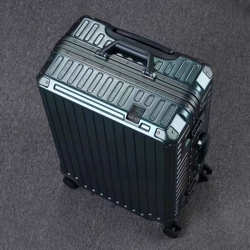 Ultra Sturdy Polycarbonate Luggage Set With Universal Wheels 2-Piece Carry-On